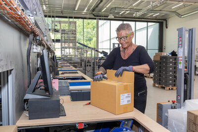 Willisau Brack.Alltron Mitarbeiter Rüsten (1)