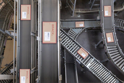Willisau Logistikzentrum Brack. Pakete 03