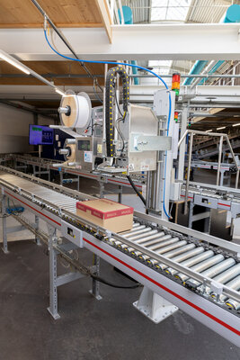Willisau Logistikzentrum Brack. Pakete 13