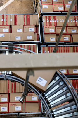 Willisau Logistikzentrum Brack. Pakete 06