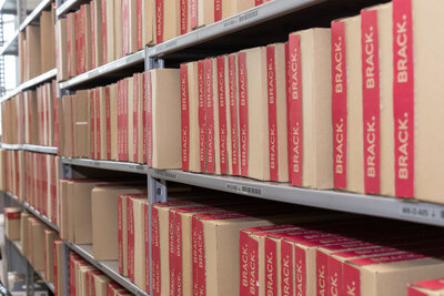 Willisau Logistikzentrum Brack. Pakete Abholschalter 01