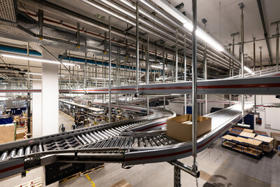 Willisau Logistikzentrum Brack.Alltron Förderband (5)