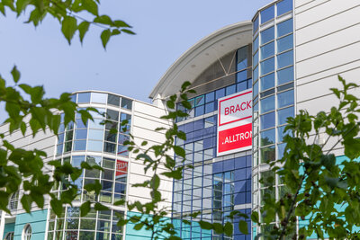 Willisau Logistikzentrum Brack.Alltron Haupteingang 07