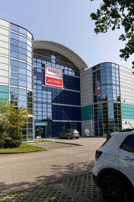Willisau Logistikzentrum Brack.Alltron Haupteingang 10