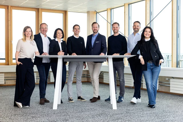 Die Geschäftsleitung von Brack.Alltron (v.l.n.r.: Christina Kraft, Andrej Golob, Andrea Tranel, Tobias Gruener, Stefan Fraude, Tobias Quelle, Roman Reichelt, Fitore Aliu-Keller)