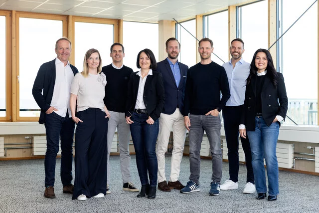Die Geschäftsleitung von Brack.Alltron (v.l.n.r.: Andrej Golob, Christina Kraft, Tobias Gruener, Andrea Tranel, Stefan Fraude, Tobias Quelle, Roman Reichelt, Fitore Aliu-Keller)