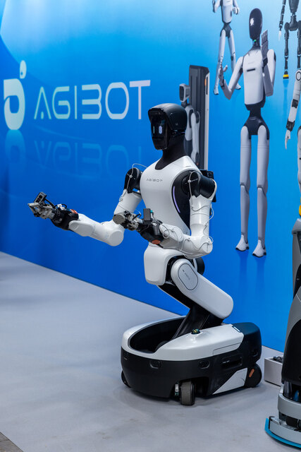 L08 AgiBot-4.jpg
