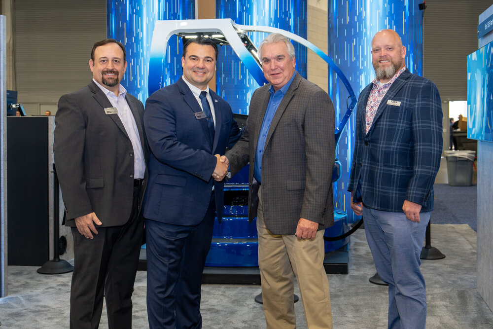 TRU Simulation and US Aviation Academy sign purchase agreement for five Cessna Skyhawk Veris Virtual Reality Simulators, signifying first fleet order and fixed-wing market debut 