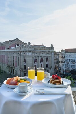 NH Collection Porto Batalha - Room service