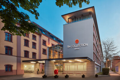 NH_Collection_Heidelberg_Facade_day_main_gate_external_signage-4271x2847