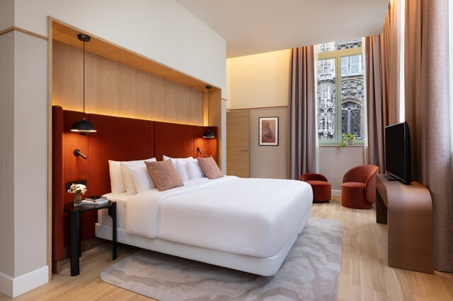 NH Collection Gent_Suite_Bedroom.jpg