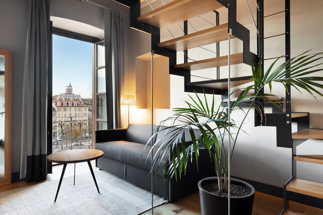 NH Collection Torino Piazza Carlina_Suite_living.jpg