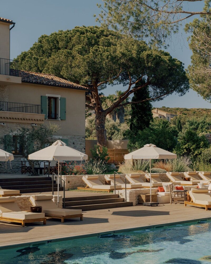 Where Would Lady Violet Vacation?