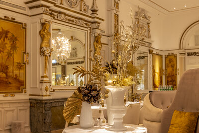 Anantara_Grand_Hotel_Krasnapolsky_Amsterdam_Festive_Dinner_The_White_Room_Decoration.jpg