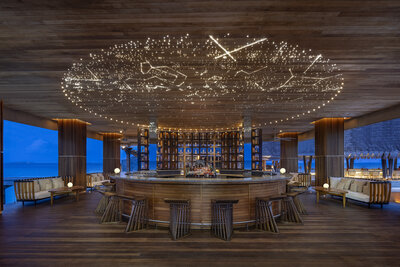 Anantara_Kihavah_F&B_SKY Bar_interior-6747x4500