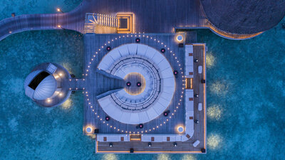 Anantara_Kihavah_F&B_SKY Bar_observatory_aerial-7500x4214