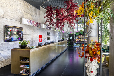 nhow_Rotterdam_Lobby_and_reception_5-7894x5265