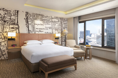 Avani_Ratchada_Bangkok_Hotel_Guest_Room_Two_Bedroom_Suite_Master_Bedroom_1 (1)