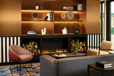 Avani_Museum_Quarter_Amsterdam_Hotel_Lobby_fireplace_comfy_sitting_sofa (1)