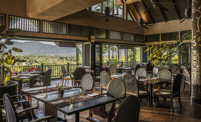 Anantara_Golden_Triangle_Elephant_Camp_And_Resort_Restaurant_Sala_Mae_Nam_Seating_Setup-7687x4682