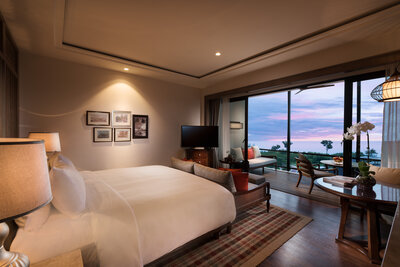 Anantara_Desaru_Coast_Resort_And_Villas_Guest_room_Deluxe_Sea_View_Evening-8256x5504