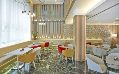 B_NH_collection_barcelona_podium_265-5872x3679