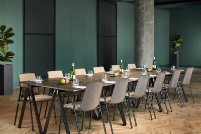 NH_Collection_Frankfurt_Spin_Tower_Meeting_room_Petronas_boardroom_setup