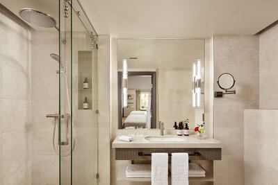 NH_Collection_Helsinki_Grand_Hansa_room_deluxe_doble_twin_bathroom