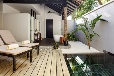 NH_Collection_Maldives_Havodda_Resort_Guest_Room_Beach_Villa_with_Private_Pool_Bathroom