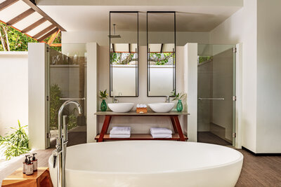 NH_Collection_Maldives_Havodda_Resort_Guest_Room_Sunrise_Beach_Pool_Villa_Bathroom2