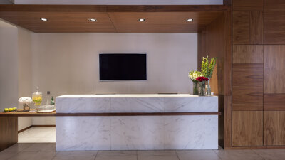 NH_Collection_Porto_Batalha_Front_Desk