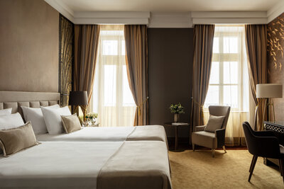 Anantara_New_York_Palace_Budapest_Hotel_Room_Combined_Room_Twin_Beds_window_natural_light