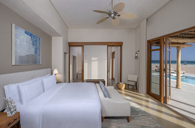 Anantara_Sir_Bani_Yas_Island_Al_Yamm_Villa_Resort_Guest_Room_Deluxe_Beach_Pool_Villa_Bedroom-9338x6126