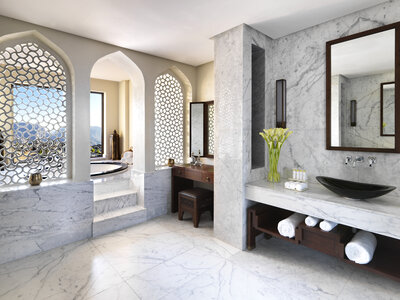 Anantara_Al_Jabal_Al_Akhdar_Resort_Guest_room_amenity_Three_Bedroom_Royal_Mountain_Villa_Master_Bedroom_Bathroom-8272x6200