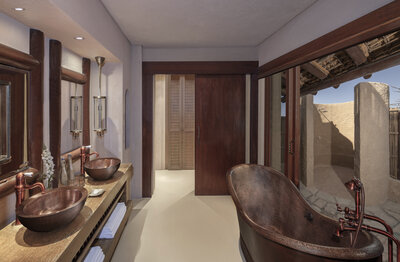 Anantara_Sir_Bani_Yas_Island_Al_Sahel_Villa_Resort_Guest_Room_Villa_Bathroom-6945x4545
