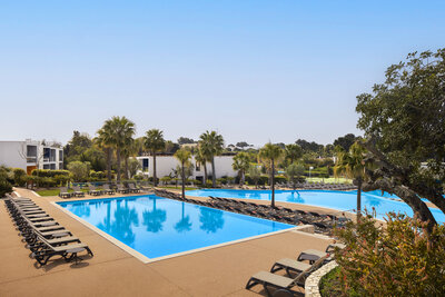 Tivoli_Alvor_Algarve_Resort_Pool_View_Family_2