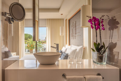 Tivoli_Carvoeira_Superior_Room_With_Terrace_Bathroom_Bed_Terrace_0529_HDR_X-8660x5773