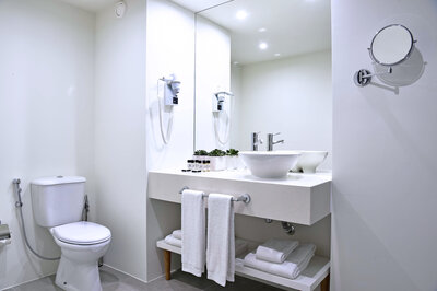 bathroom_NH_tivoli-coimbra_005