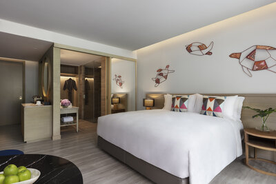 Deluxe_Pool_Access_Bedroom_Angle_1_Final