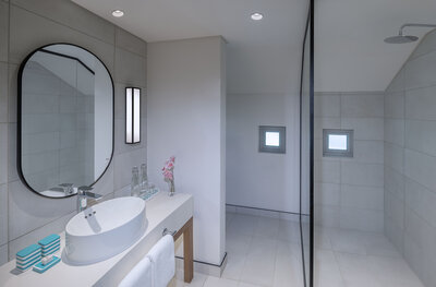 Avani_Plus_Barbarons_Seychelles_Guest_Room_Garden_Terrace_Room_Bathroom_2