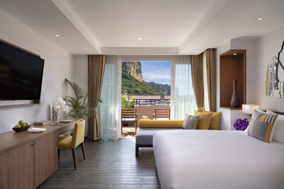 Avani_Ao_Nang_Cliff_Krabi_Resort_Guest_room_Avani_Superior_Room_King_Bed-8688x5792