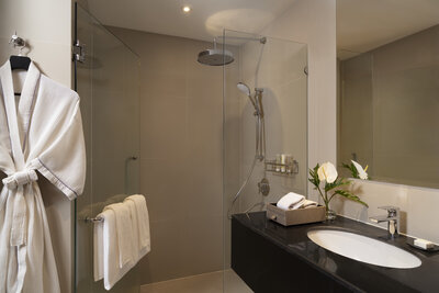 Avani_Ao_Nang_Cliff_Krabi_Resort_Guest_Room_Avani_Room_Bathroom-8688x5792