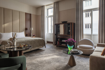 Anantara_Palais_Hansen_Vienna_Hotel_Guest_Room_JUNIOR_BALCONY_SUITE_KING_View_01