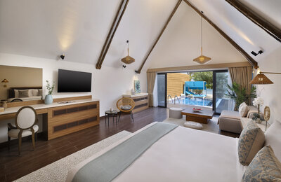 Anantara_World Islands_Dubai_Resort_Guest_Room_Anantara_One_Bedroom_Garden_Pool_Villa_Bedroom_View_2