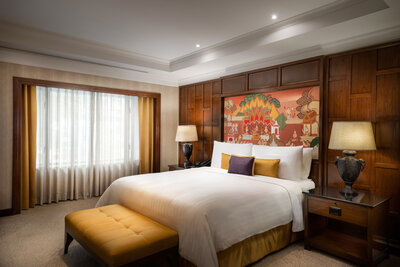 Anantara_Siam_Bangkok_Hotel_Guest_Room_Siam_Suite_King_Bedroom