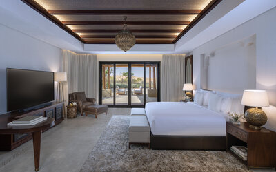 Qasr_Al_Sarab_Desert_Resort_by_Anantara_Guest_Room_AlSarab_Bedroom _King_Bedroom