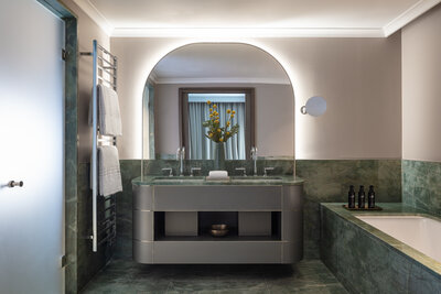 Anantara_Plaza_Nice_Presidential_Bathroom_0214x-3-3