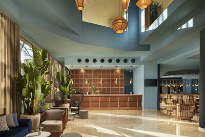 NH_Alicante_Lobby_and_reception_empty_natural_light