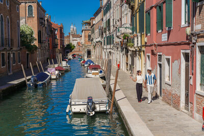 Avani_Rio_Novo_Venice_Hotel_Lifestyle_City_Views_Gondola_Canal_Couple_Daylight_Horizontal_Shoot