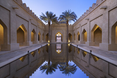 Qasr_Al_Sarab_Desert_Resort_by_Anantara_Exterior_View_Royal_Pavillion_Pool_Courtyard
